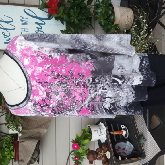 LAURA ASHLEY ♡ Gorgeous Black|Pink|White|Gray Embellished Bling Floral Top XL - Picture 7 of 17